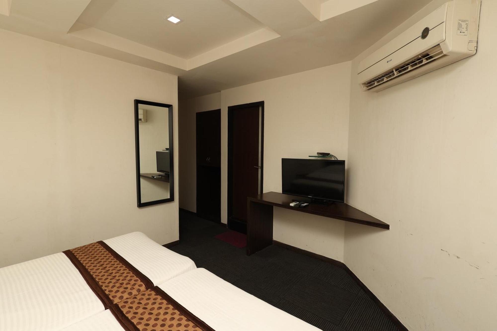Quaint Suites Hotel & Banquet มุมไบ ภายนอก รูปภาพ