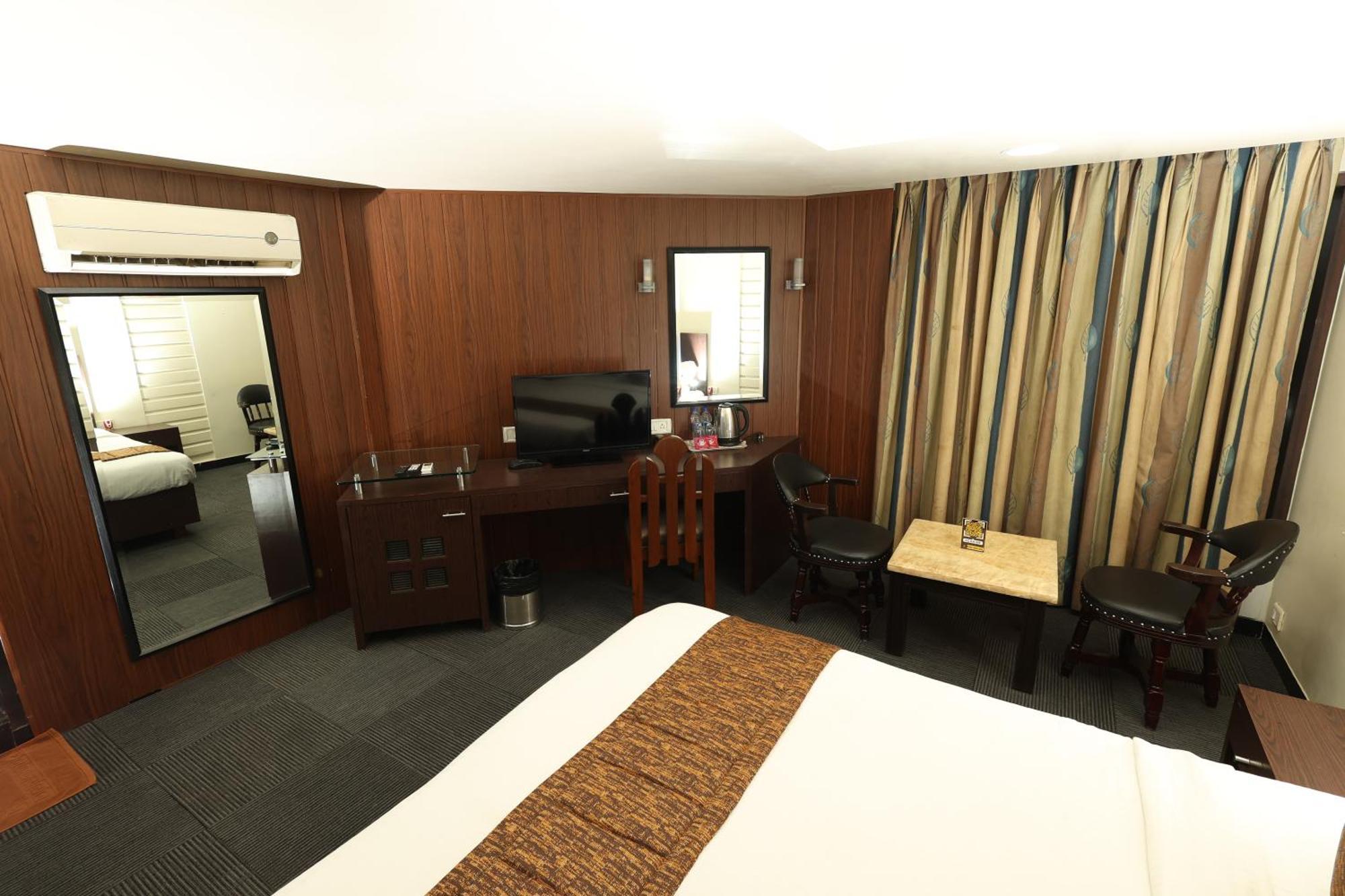 Quaint Suites Hotel & Banquet มุมไบ ภายนอก รูปภาพ
