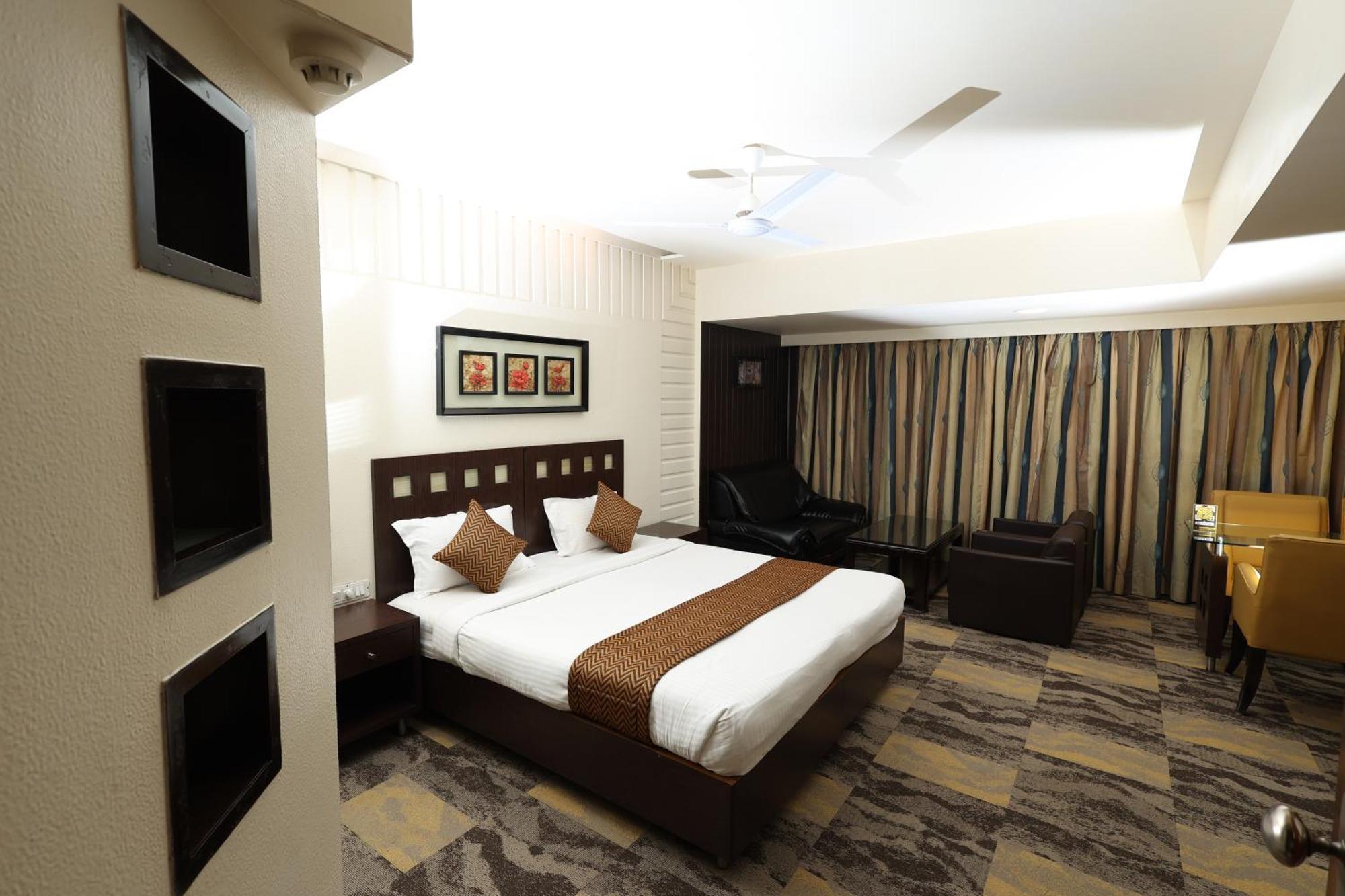 Quaint Suites Hotel & Banquet มุมไบ ภายนอก รูปภาพ