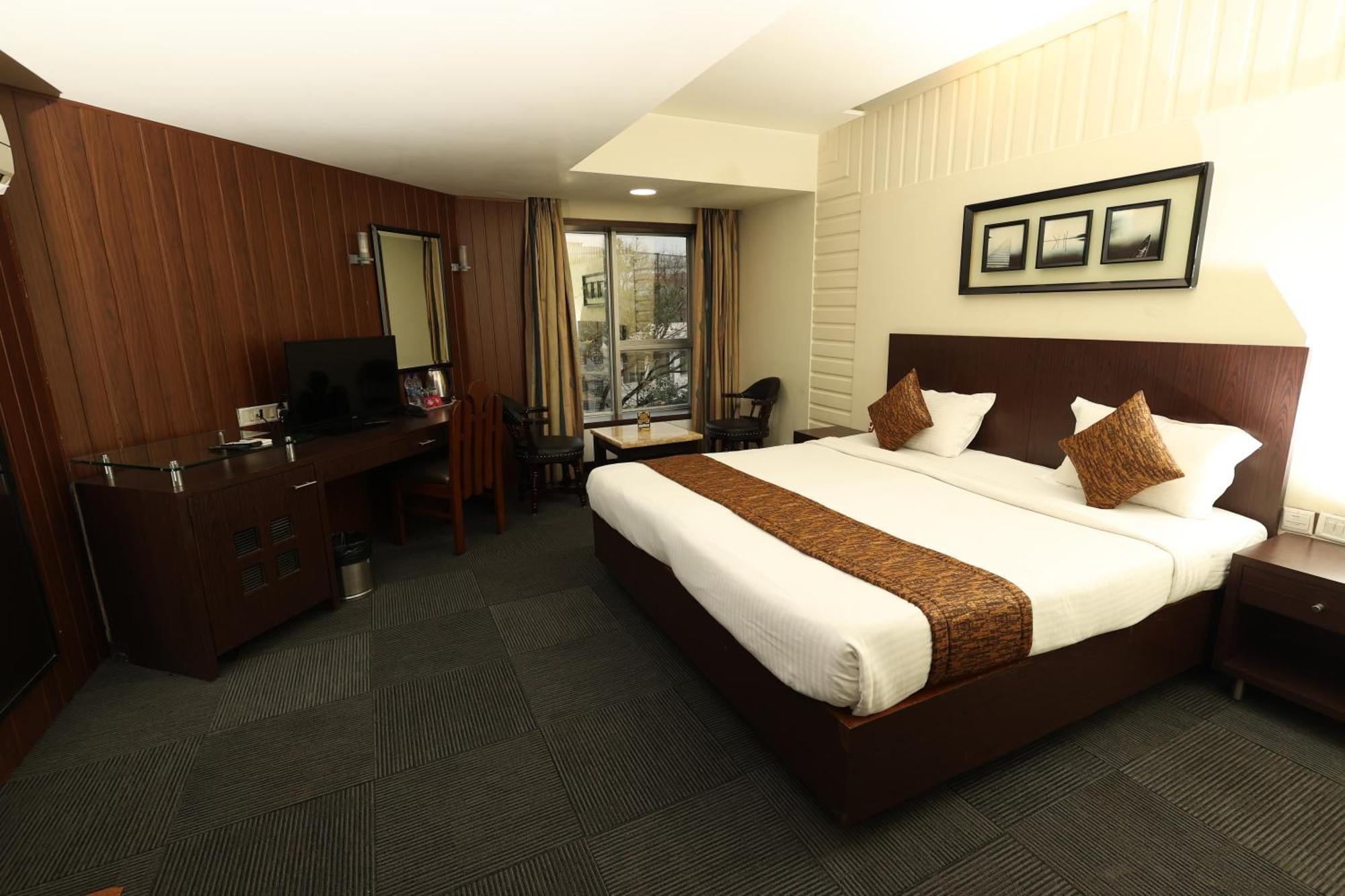 Quaint Suites Hotel & Banquet มุมไบ ภายนอก รูปภาพ