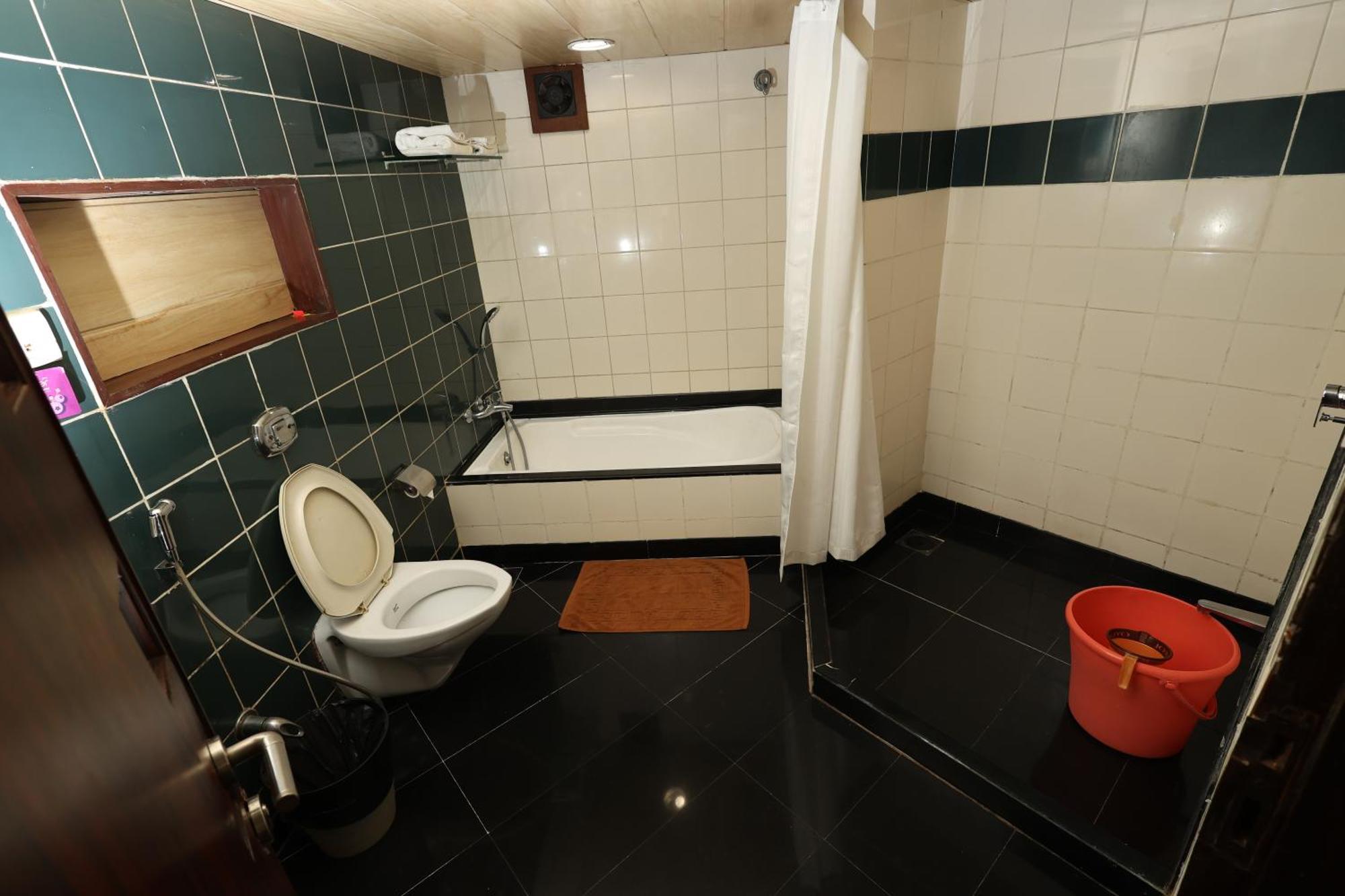 Quaint Suites Hotel & Banquet มุมไบ ภายนอก รูปภาพ