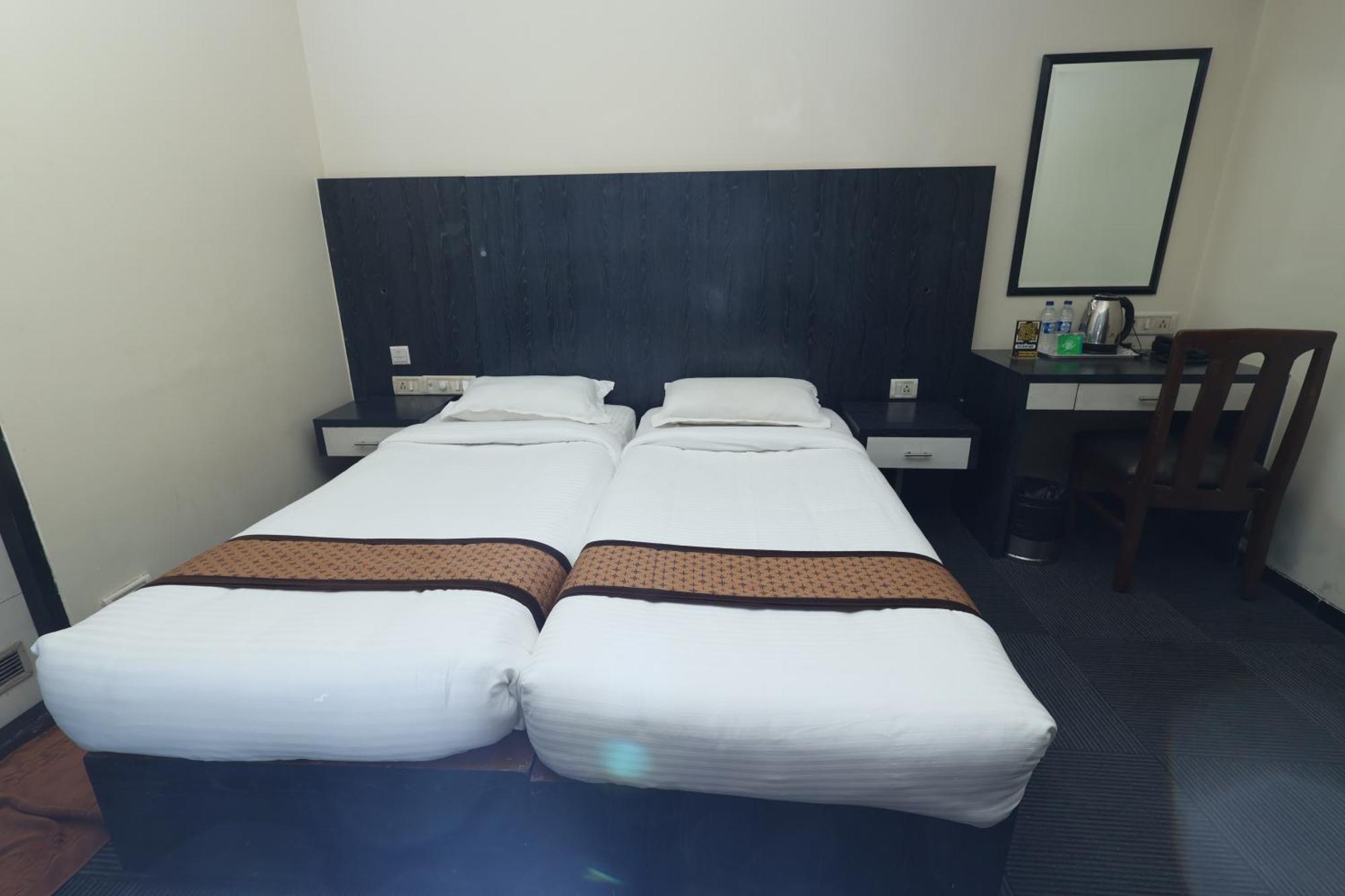 Quaint Suites Hotel & Banquet มุมไบ ภายนอก รูปภาพ