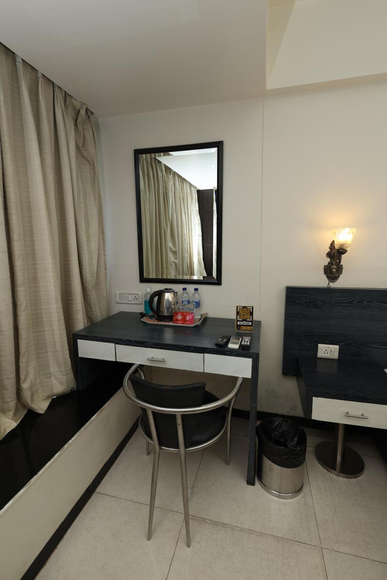Quaint Suites Hotel & Banquet มุมไบ ภายนอก รูปภาพ
