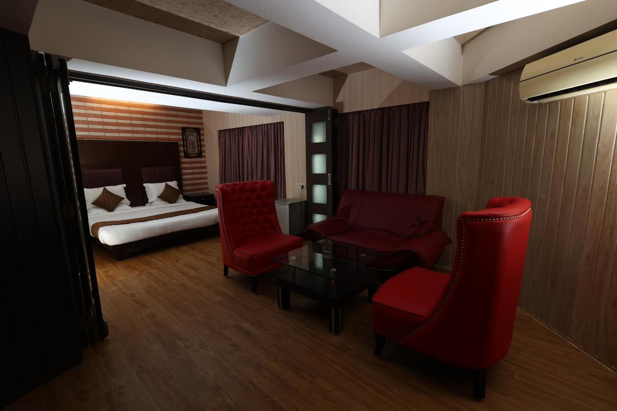Quaint Suites Hotel & Banquet มุมไบ ภายนอก รูปภาพ