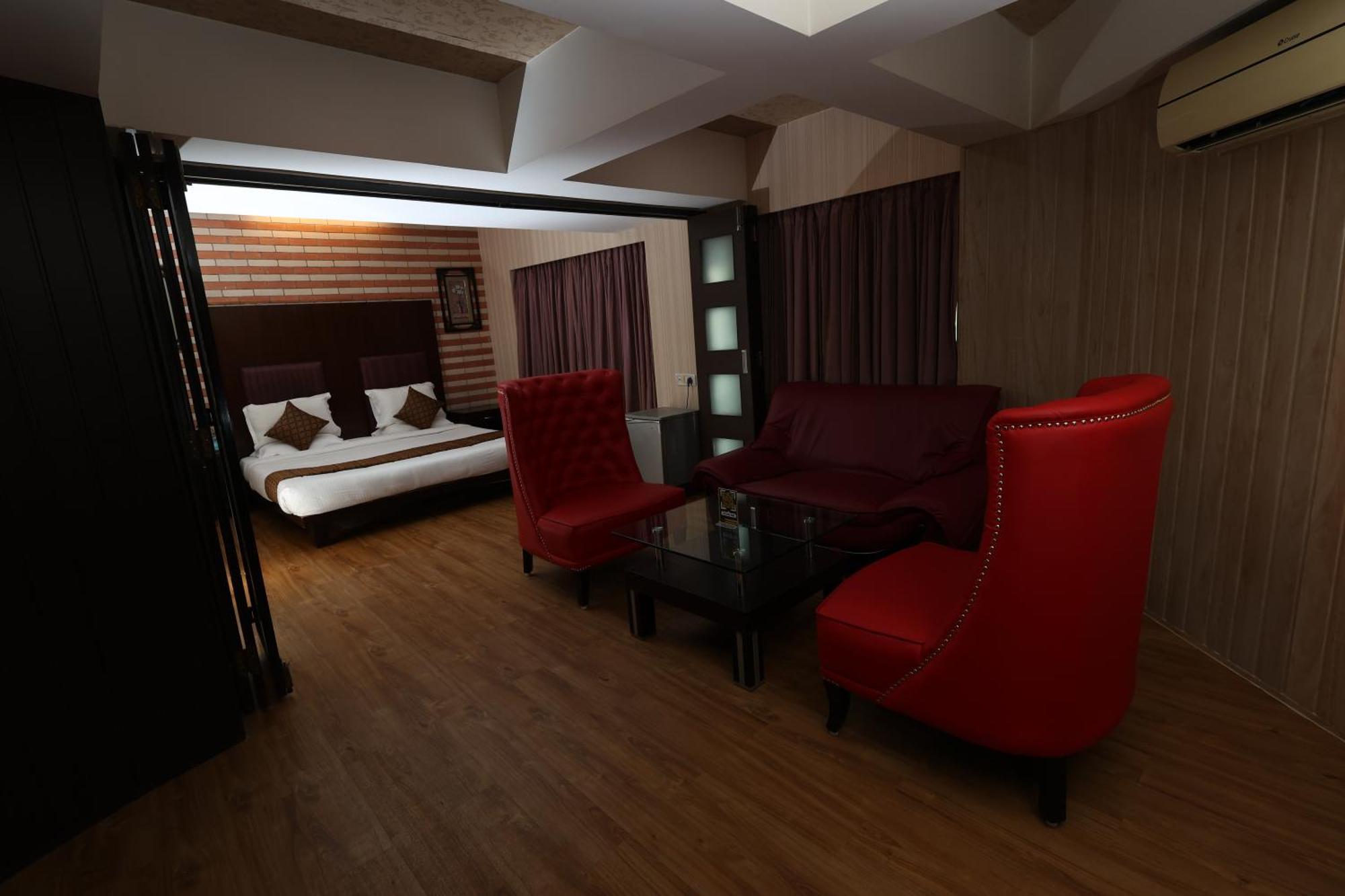 Quaint Suites Hotel & Banquet มุมไบ ภายนอก รูปภาพ