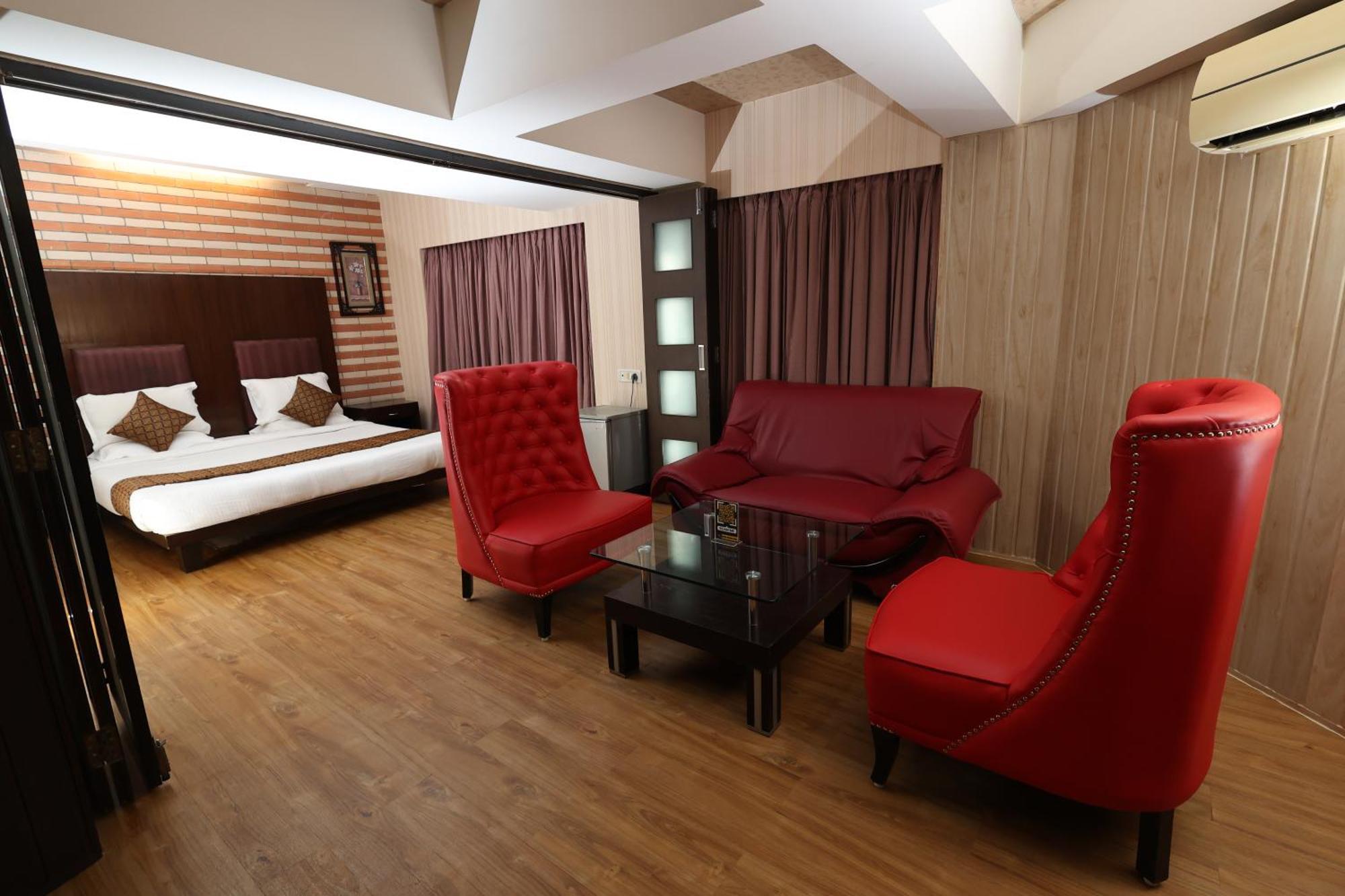 Quaint Suites Hotel & Banquet มุมไบ ภายนอก รูปภาพ